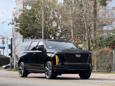 Black Cadillac Escalade ESV Sport thumnail image