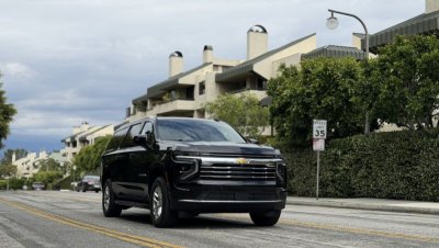 Black Chevrolet Suburban 8 Seater thumnail image