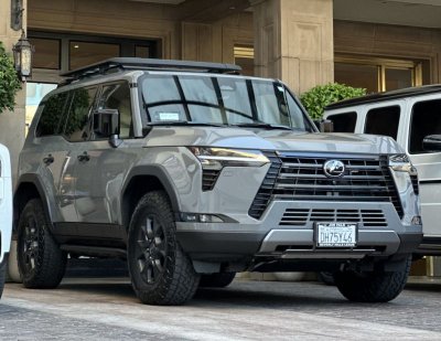 Photo of Lexus GX550 from Beverly Hills Car Rental