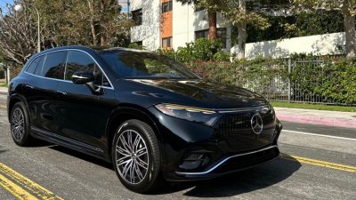 Mercedes-Benz EQS580 - SUV rental car