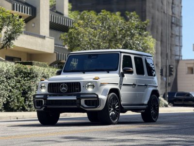 White Mercedes-Benz G63 thumnail image