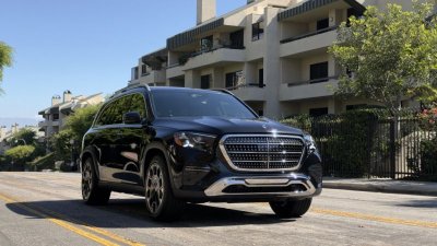 Mercedes-Benz GLS-Class 450W4 - SUV rental car