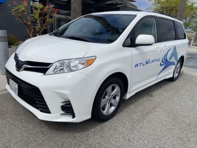 Photo of Toyota Sienna from Beverly Hills Car Rental