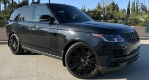 Range Rover HSE front