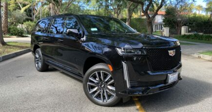 Cadillac Escalade ESV front