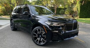 BMW X7 M front