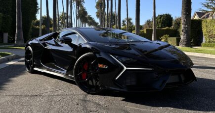 Lambo Revuelto front
